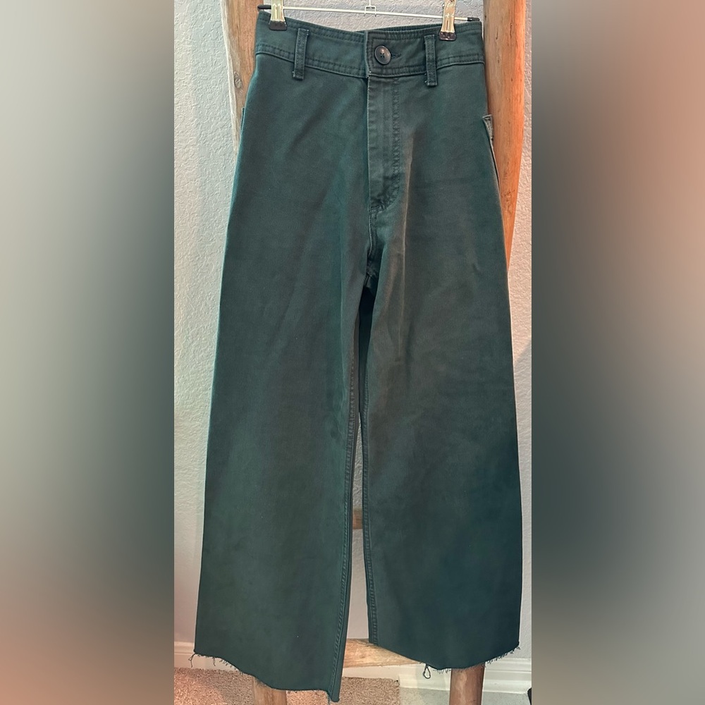 Zara Marine Straight Jeans Size 0. NWOT 💚